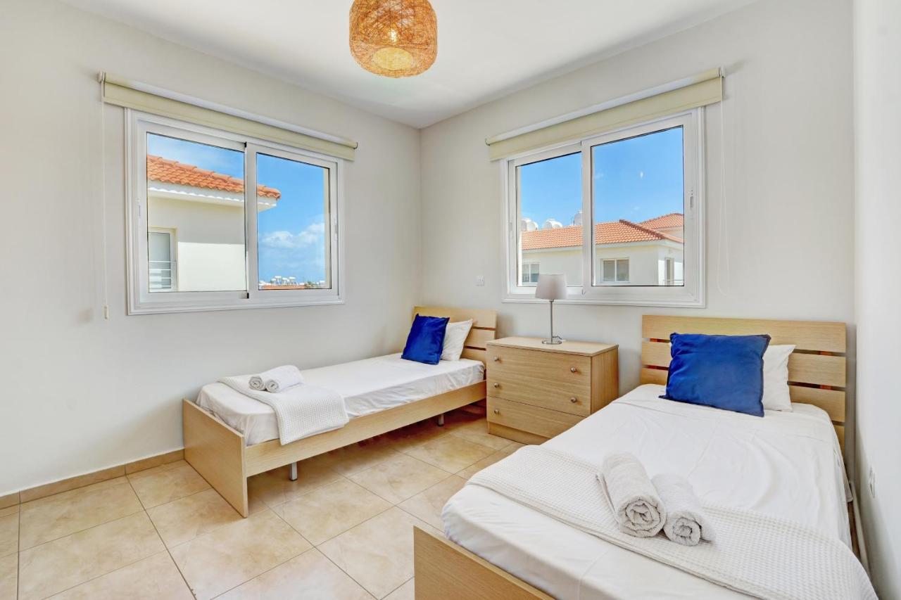 ♥ Sunny&Cozy Family Apartment ★ Walk To The Beach☼ 파라림니 외부 사진