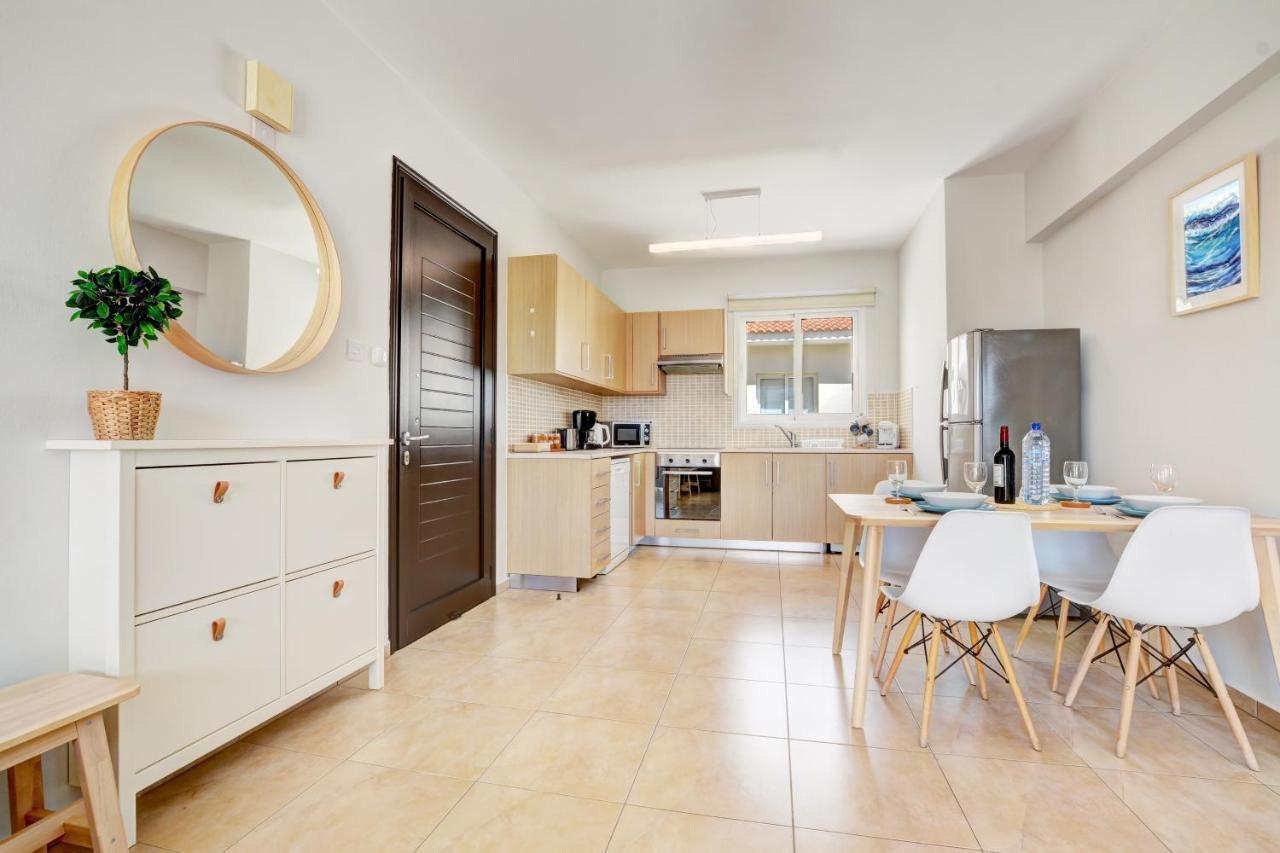 ♥ Sunny&Cozy Family Apartment ★ Walk To The Beach☼ 파라림니 외부 사진