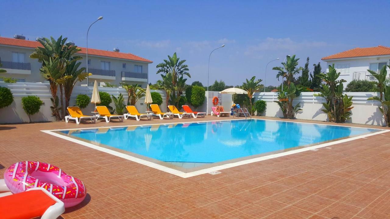 ♥ Sunny&Cozy Family Apartment ★ Walk To The Beach☼ 파라림니 외부 사진